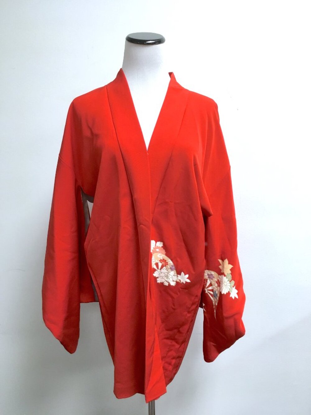 VINTAGE JAPANESE red silk floral KIMONO JACKET S M